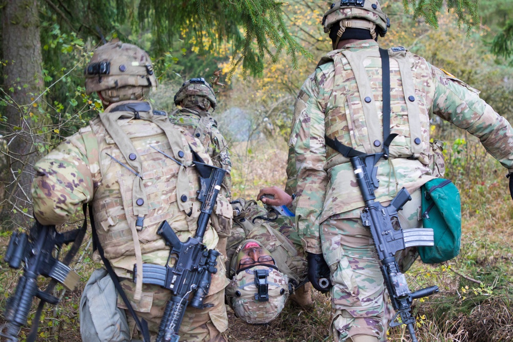 2CR Soldiers react to indirect fire during Dragoon Ready 20