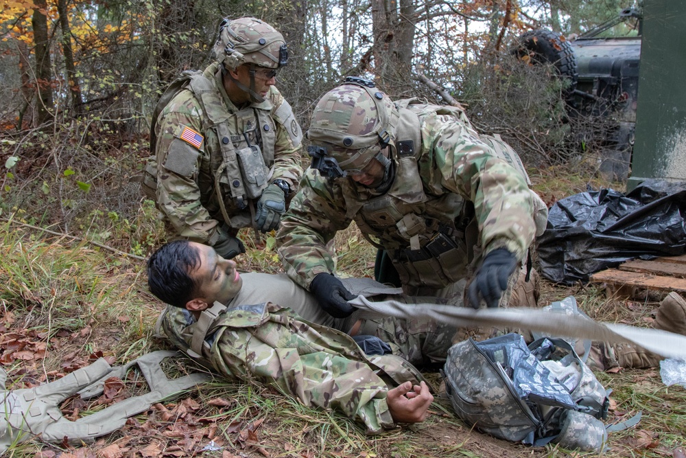 2CR Soldiers react to indirect fire during Dragoon Ready 20