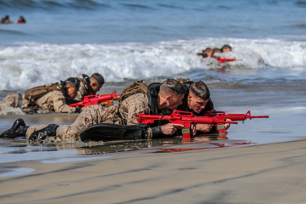 DVIDS - Images - Marines from Basic Recon Course conduct helo casting ...