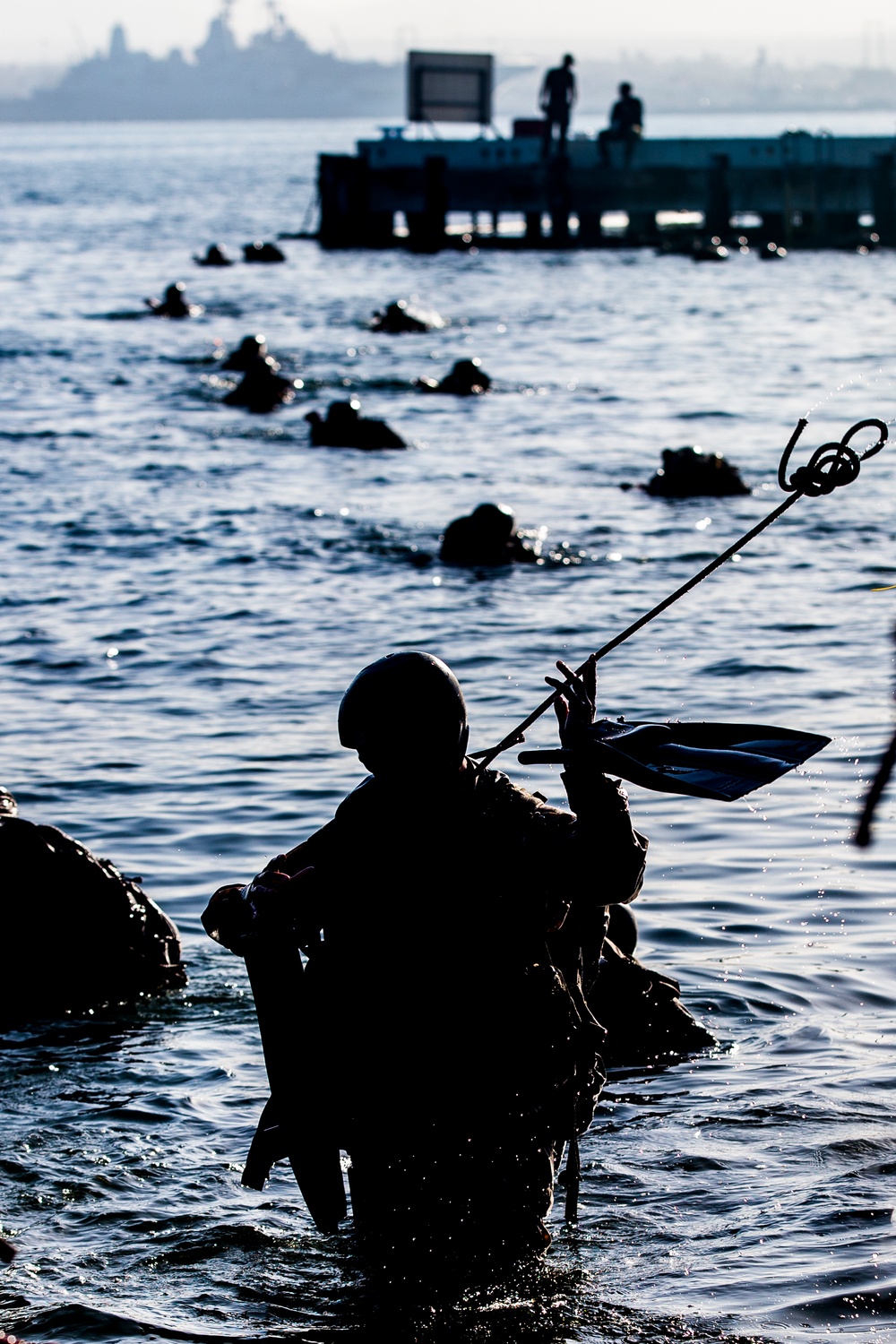 Marines from Basic Recon Course conduct helo casting, clandestine landing training