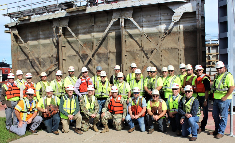 Chief of Engineers visits Rock Island District