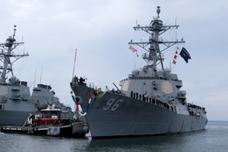 USS Abraham Lincoln Carrier Strike Group Destroyer Return to Homeport