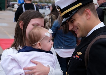 USS Abraham Lincoln Carrier Strike Group Destroyer Return to Homeport