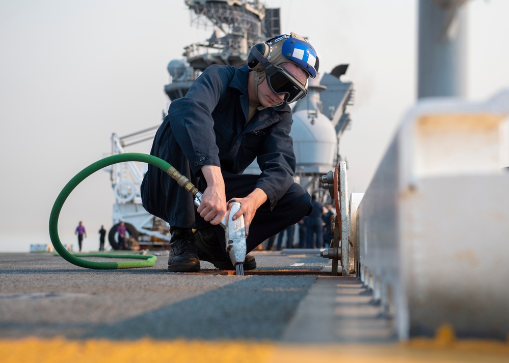 USS Makin Island Underway