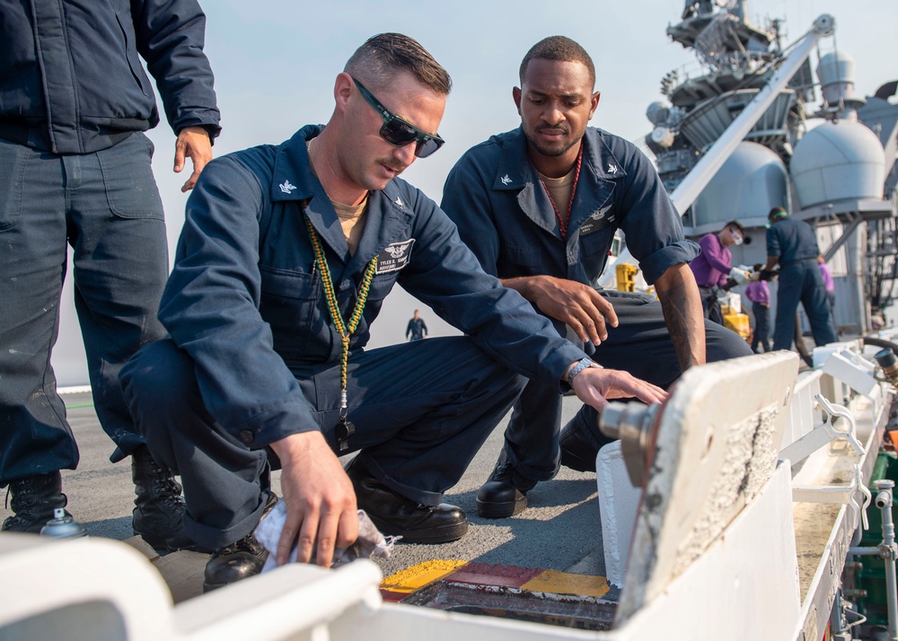 USS Makin Island Underway