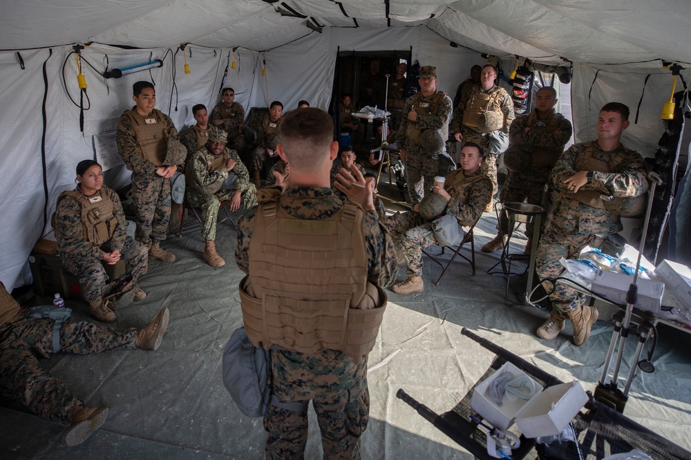 MAG-12 medical conducts flight line aid station exercise