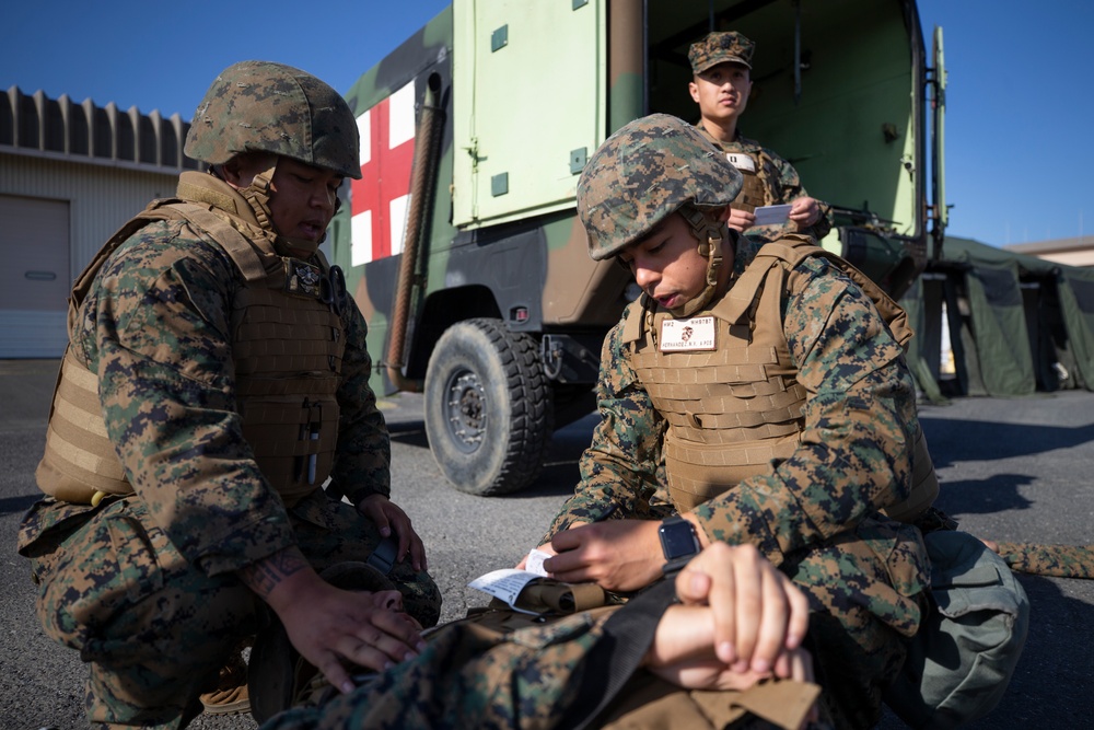 MAG-12 medical conducts flight line aid station exercise