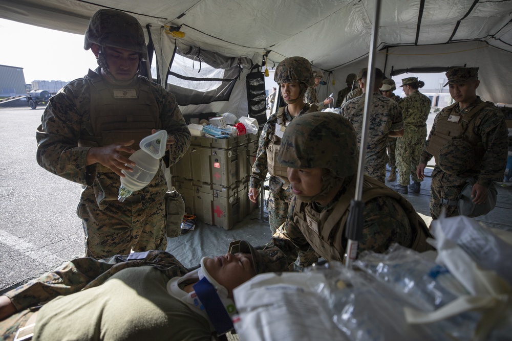 MAG-12 medical conducts flight line aid station exercise