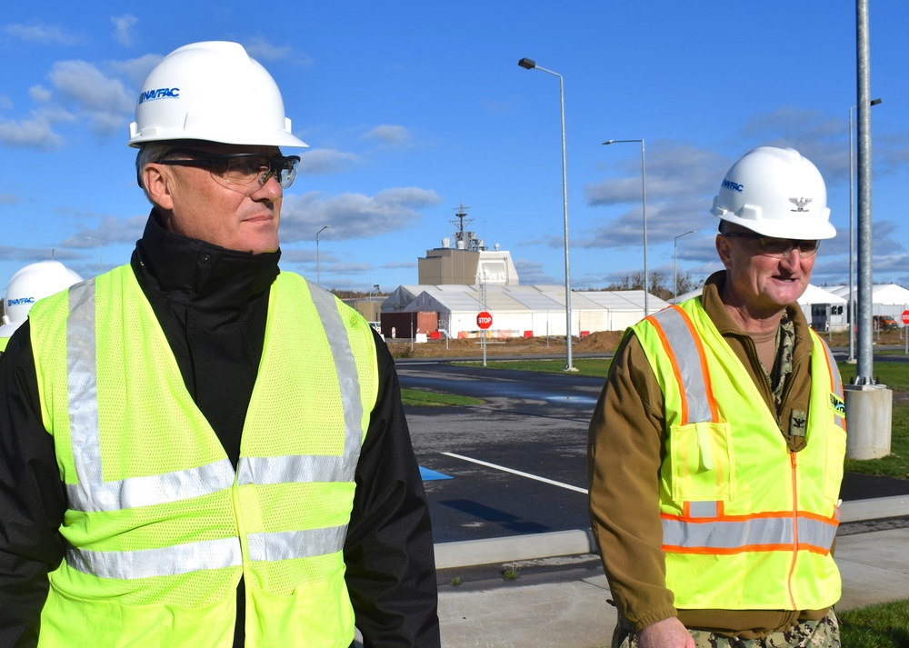 Senior Polish Navy officers visit new Aegis Ashore base