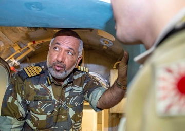 Distinguished Visitors, U.S. Navy Admiral, Embark JS Bungo and RFA Cardigan Bay as part of IMX 19
