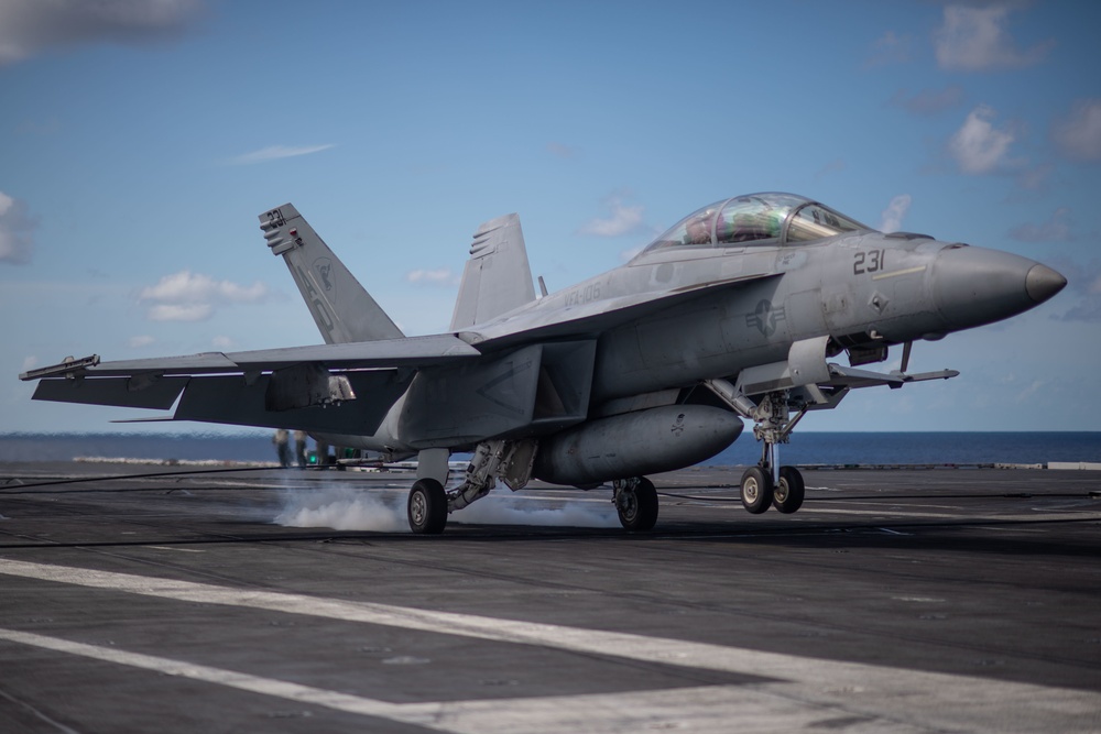 The aircraft carrier USS John C. Stennis (CVN 74) conducts carrier qualifications