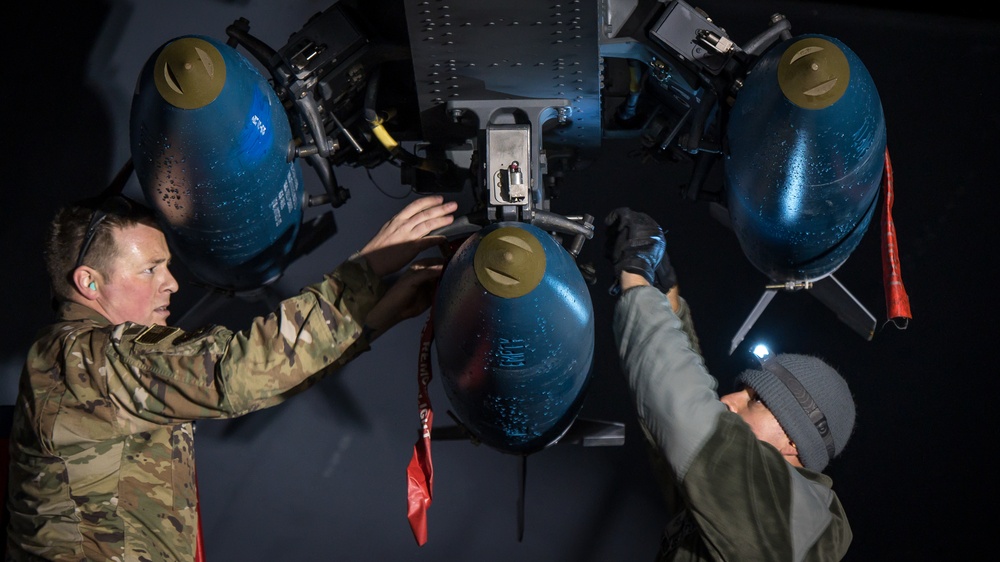 B-52 weapons load during BTF Europe 20-1