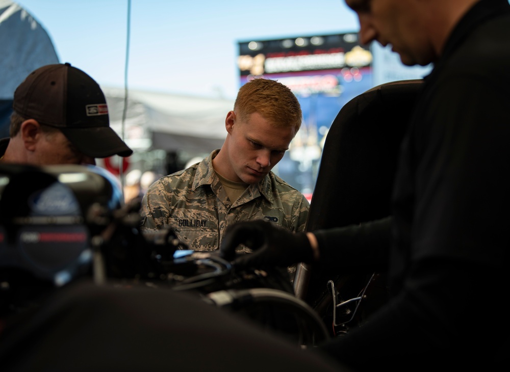 NHRA receives first-hand look into life of maintainer