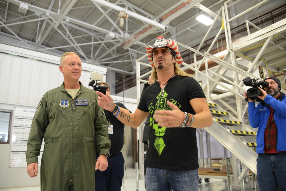 Col. Christensen and Bret Michaels