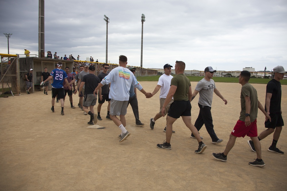 Marines with BLT 2/1 play softball during “Gunsmoke Challenge