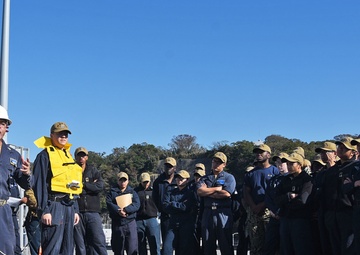 Blue Ridge Conducts Abandon Ship Drill