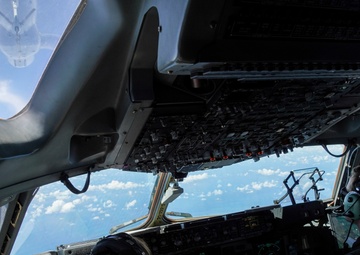 USAF, RAAF C-17 squadrons break barriers to increase interoperability