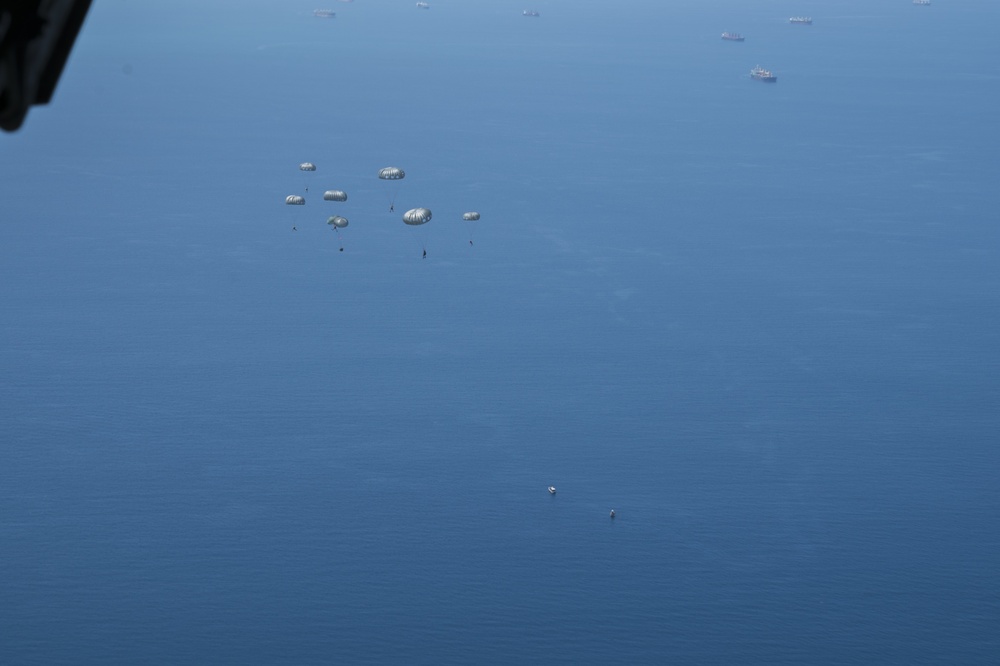 82nd ERQS Performs Air Drops with 75th EAS