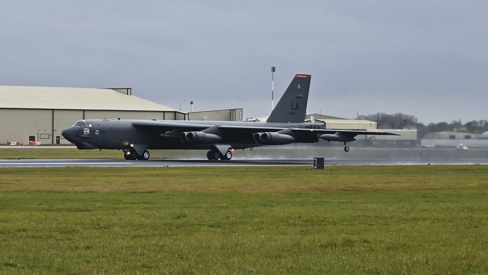 DVIDS - Images - B-52s Take Off For Barksdale [Image 3 Of 3]