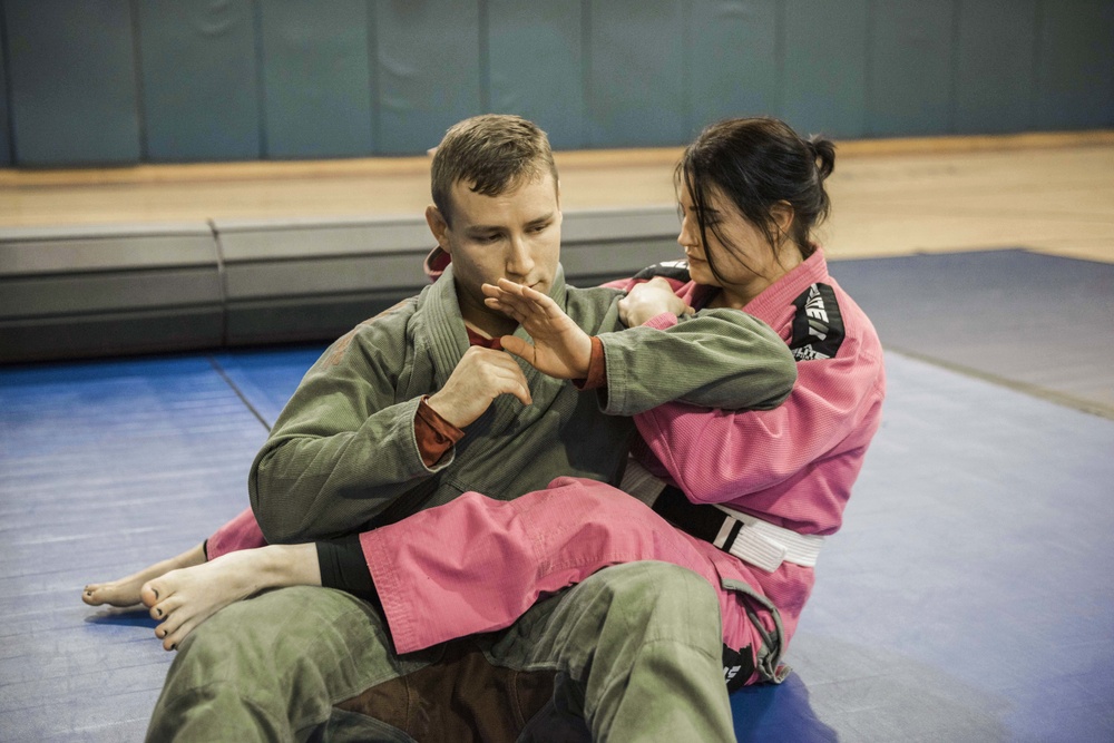 Fit to Fight: Incirlik Airmen roll with Brazilian Jiu-Jitsu