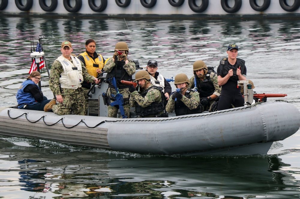 USS Green Bay (LPD 20) Visit Board Search and Seizure