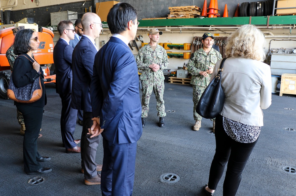 USS Green Bay (LPD 20) U.S. Congressional Staff Tour