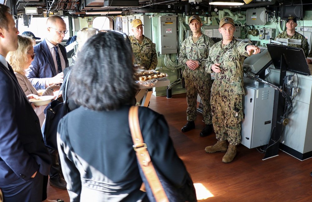 USS Green Bay (LPD 20) U.S. Congressional Staff Tour