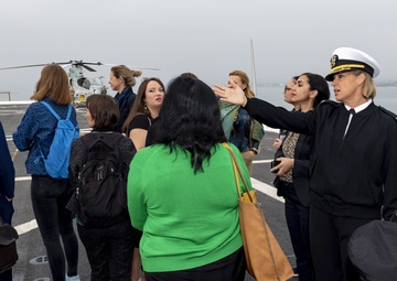 Sailors and Marines participate in STEM display during SDFW 2019