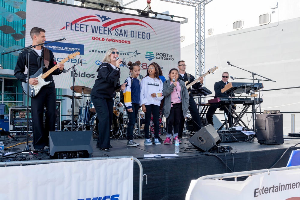 STEM student day during  Fleet Week San Diego 2019