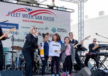STEM student day during  Fleet Week San Diego 2019