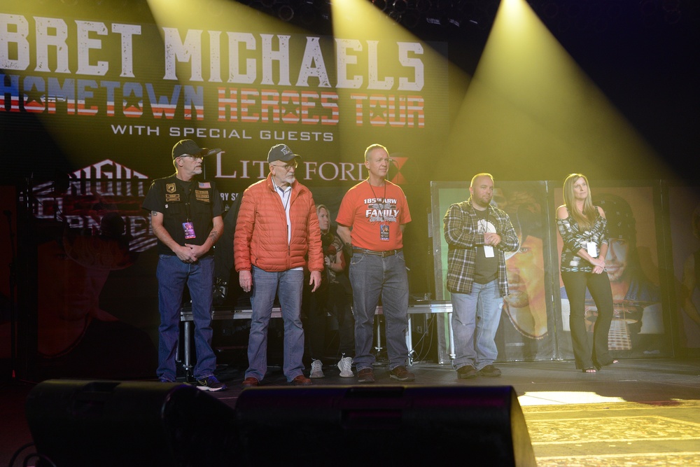 Sioux City hometown heroes honored at Michaels concert