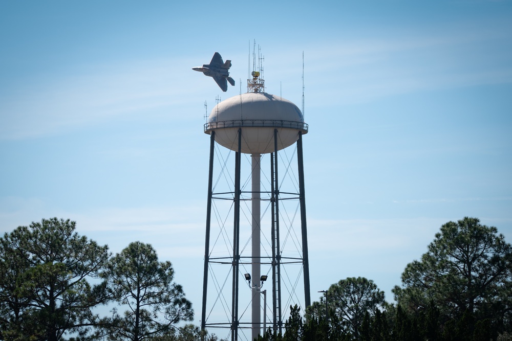 F-22 Brings the Thunder over South Georgia