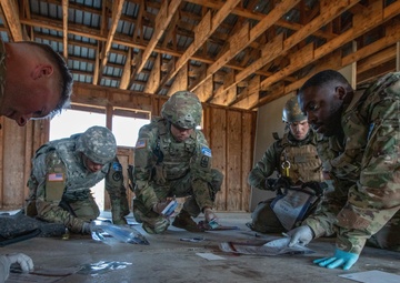 RC East Soldiers learn intelligence-gathering skills