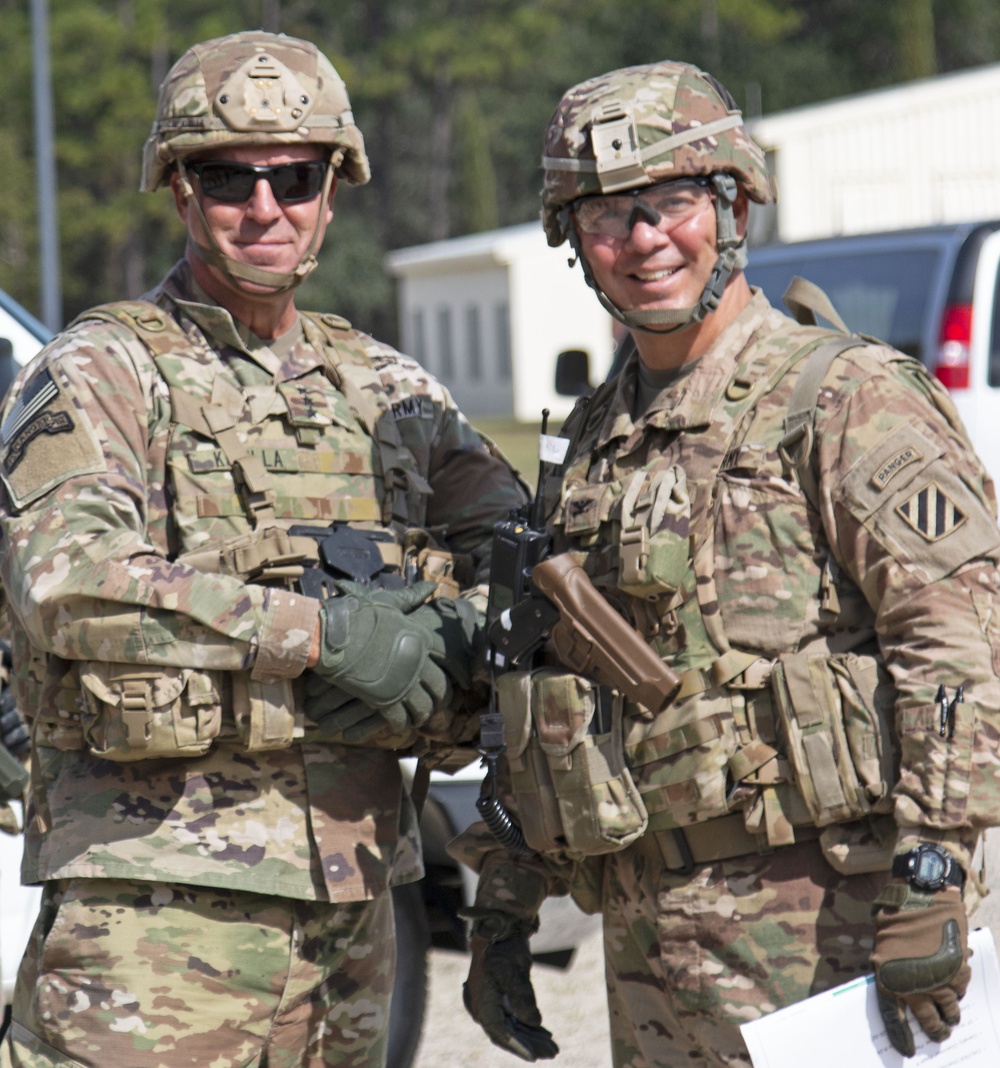 XVIII Airborne Corps CG pays a visit to 3ID