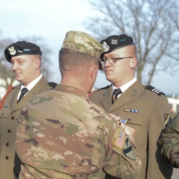 1st Cavalry Division’s ‘Blackjack Brigade’ builds relations Blackjack 6 presents Polish Soldiers with Army Achievement Medal