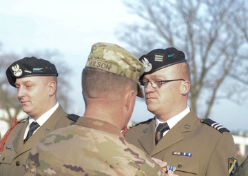1st Cavalry Division’s ‘Blackjack Brigade’ builds relations Blackjack 6 presents Polish Soldiers with Army Achievement Medal