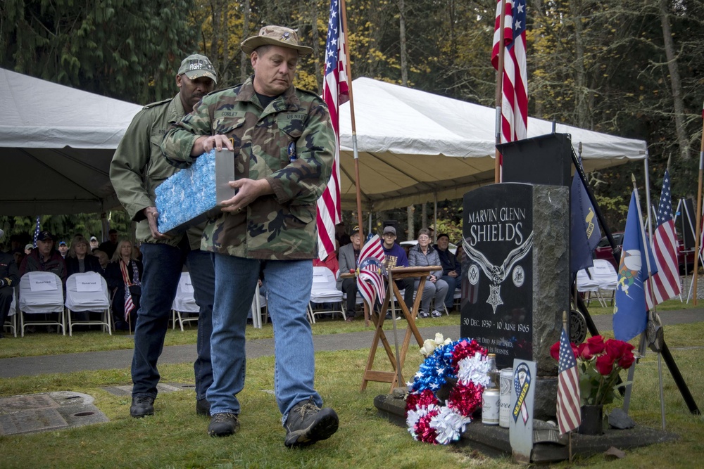 Pacific Northwest Seabees Remember Medal of Honor Recipient Marvin Shields