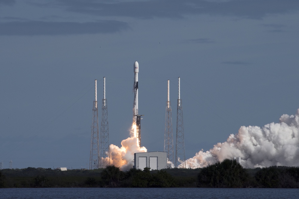 45th SW supports successful launch of Falcon 9 Starlink