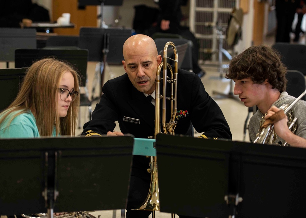 NBNE Mentors High School Students