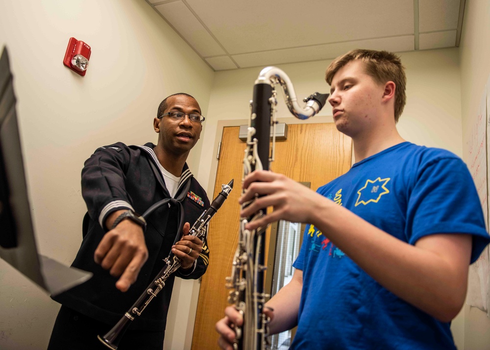 NBNE Mentors High School Students