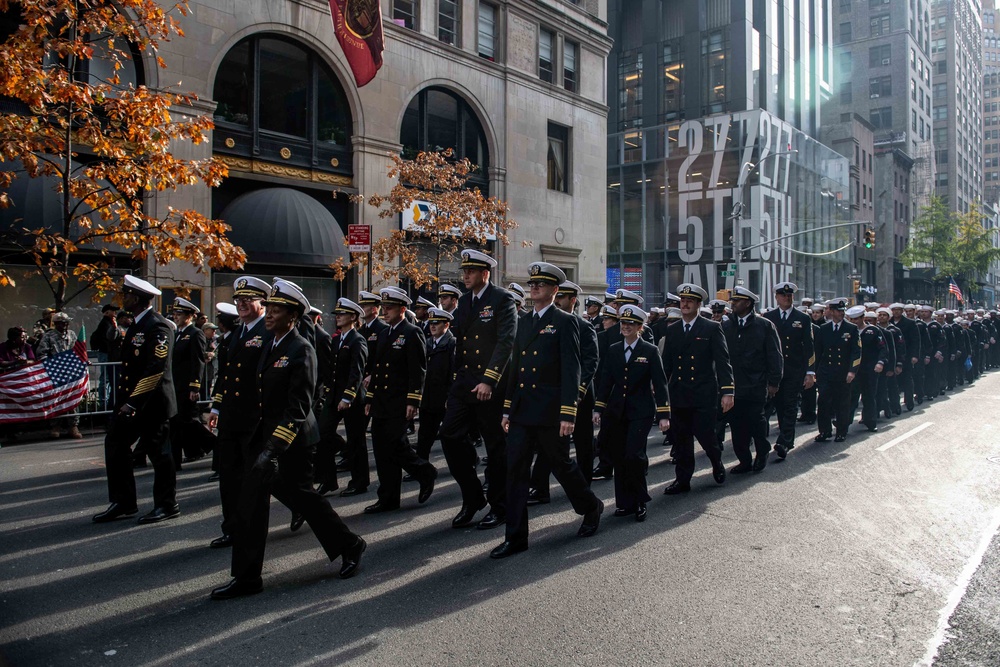 USS Carter Hall Marches in Veterans Day Parade