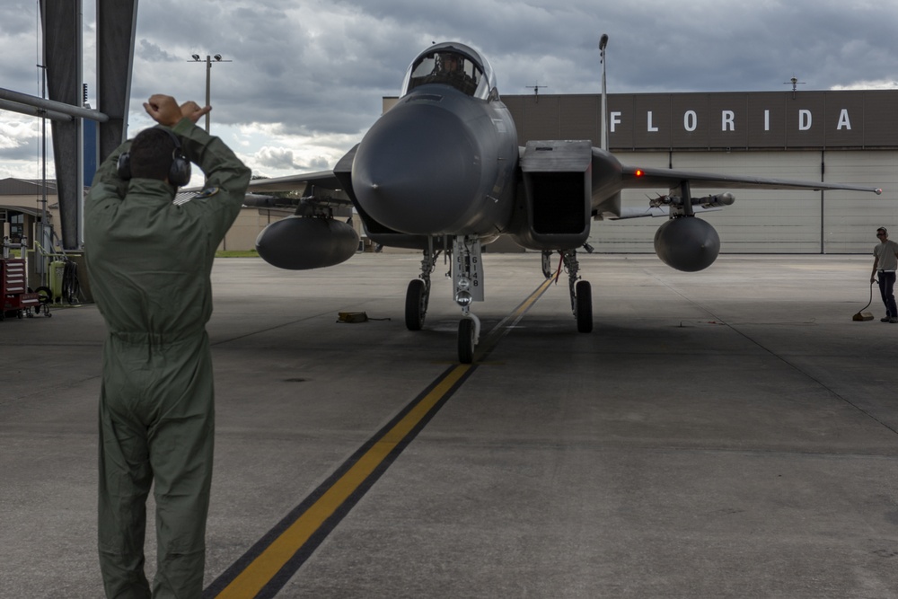 Jacksonville Jaguars players visit the 125th Fighter Wing