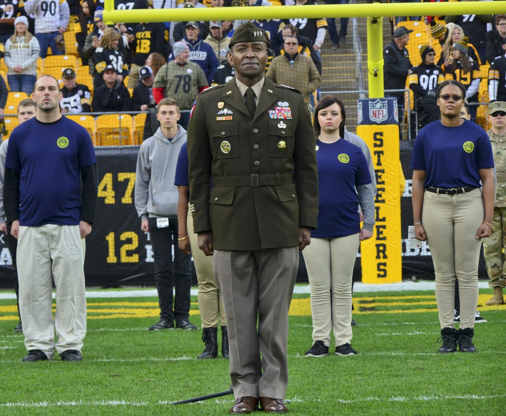 Future Service Members Enlist at Pittsburgh Steelers Game