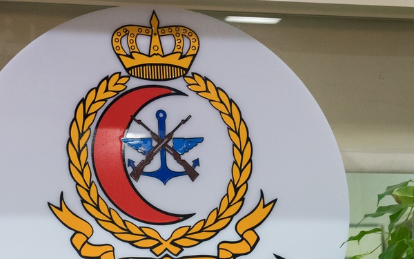 Kuwaiti army medics host Airmen medical staff