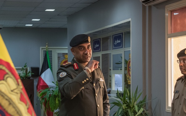 Kuwaiti army medics host Airmen medical staff