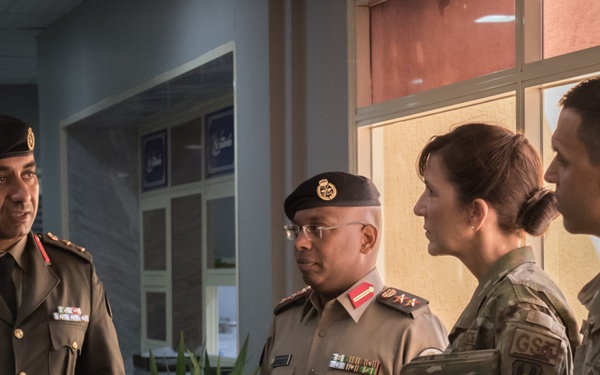 Kuwaiti army medics host Airmen medical staff