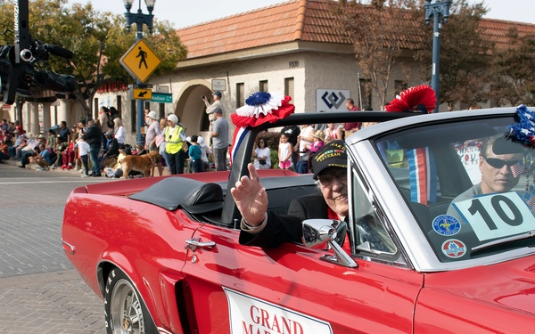 Travis AFB Airmen participate in Veterans Day Parade