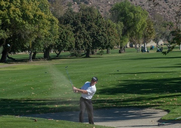 Sailors golf during San Diego Fleet Week