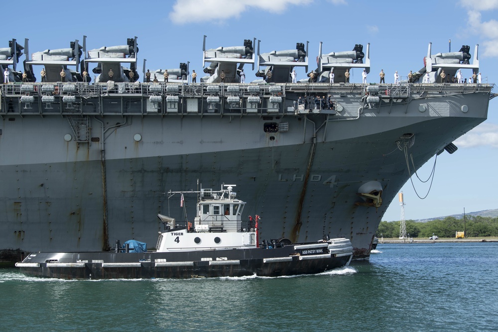 USS Boxer Arrives In Pearl Harbor