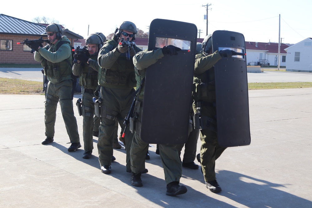 Fort McCoy Special Reaction Team holds training